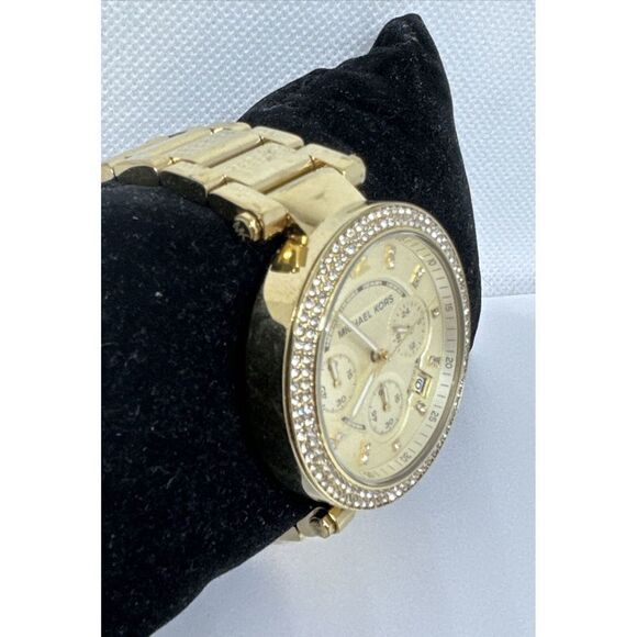 Disney Christmas 2025 Lil Rin Rin Plush Badge Red New